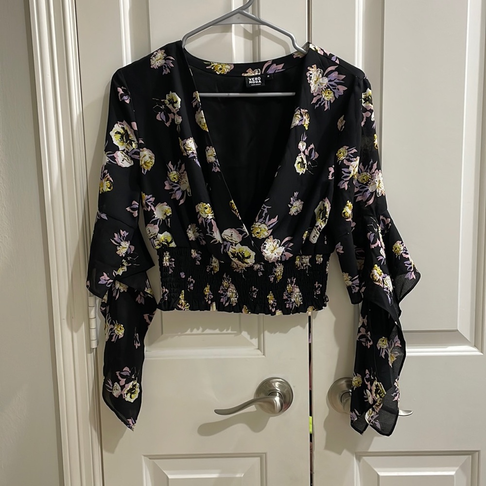 Crop top size 4 good condition